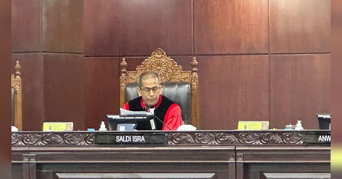 Hakim Saldi Isra Tanya Alasan Jokowi Lebih Sering Kunker ke Jawa Tengah Sebelum Pemilu