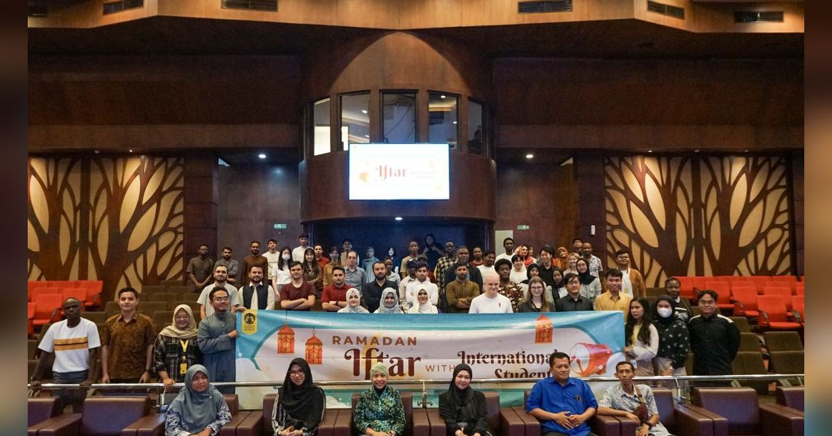 Cerita Mahasiswa Asing UI Nikmati Ramadan di Indonesia, dari Ikutan War Takjil sampai Ketagihan Gorengan