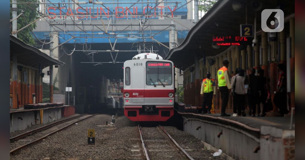 Jumlah Penumpang KRL Jabodetabek Diprediksi Tembus 16,4 Juta pada Musim Lebaran 2024