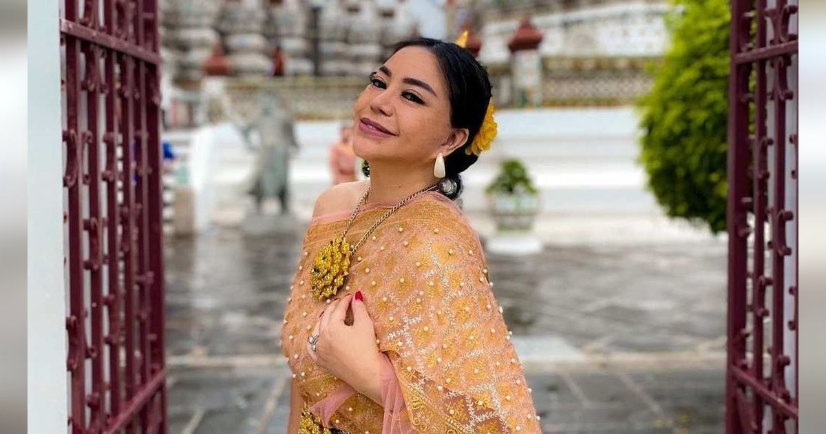 8 Potret Annisa Bahar dengan Body Goal di Usia Jelang Kepala 5, Susut 22 Kg Kini Kekasih Pacar Berondong