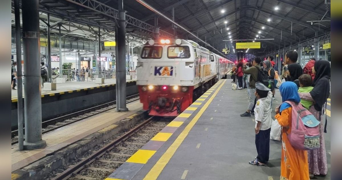 Surabaya Jadi Destinasi Favorit Pemudik Kereta dari Jakarta