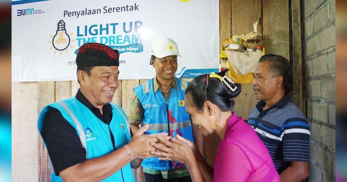 Gelar Program Light Up The Dream, PLN UID Bali Beri Bantuan Kelistrikan untuk 32 KK di Buleleng