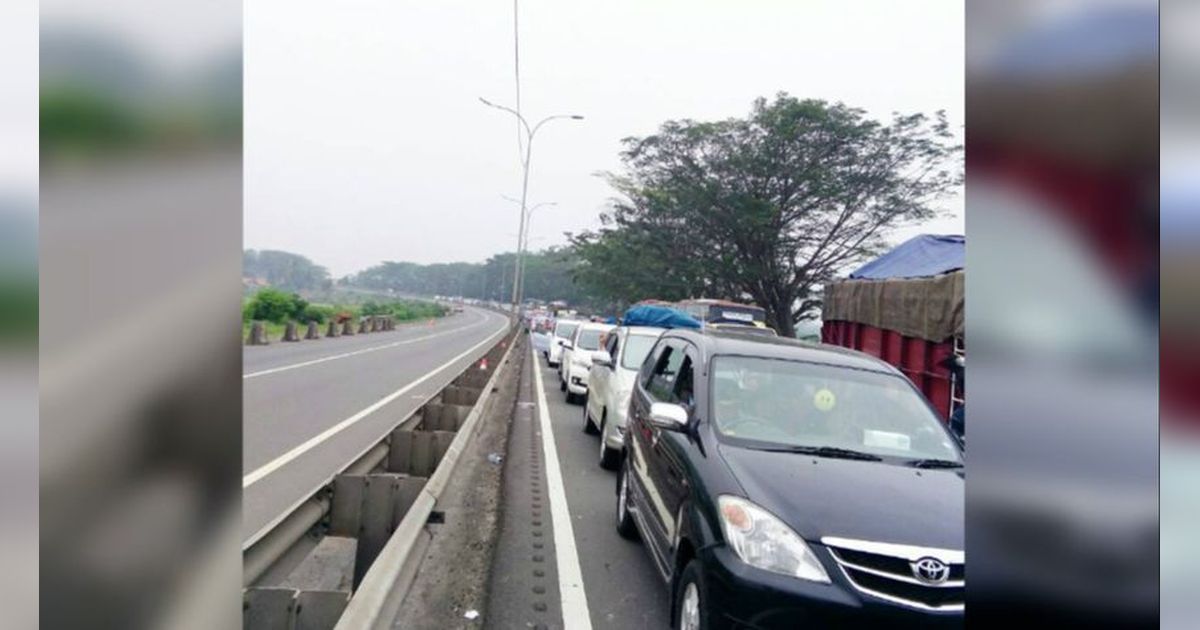 Urai Kemacetan di KM 90 Tol Merak, Kendaraan Diarahkan Masuk Buffer Zone