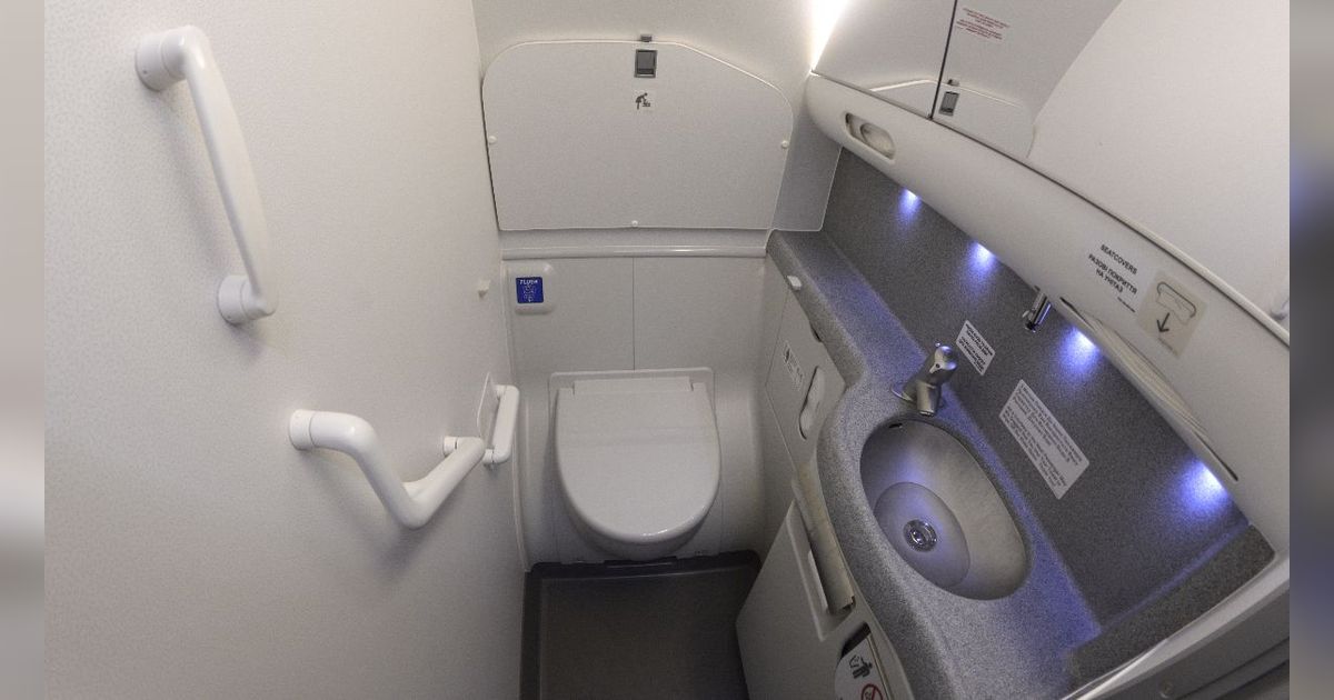 Jijik! Limbah Toilet Meluber hingga Kabin, Pilot Terpaksa Putar Balik ke Bandara Terdekat