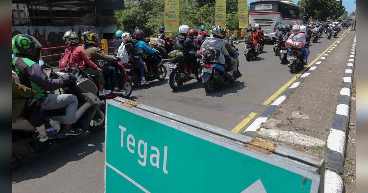 FOTO: H-3 Lebaran 2024, Jutaan Pemudik Sepeda Motor Mulai Padati Jalur Pantura