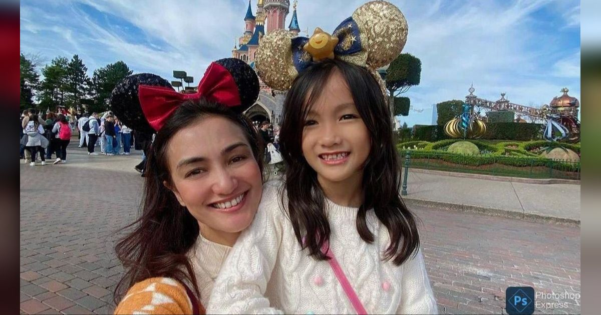 Potret Salma Putri Rio Dewanto dan Atiqah Liburan di Paris, Makin Cantik Mirip Sang Mama