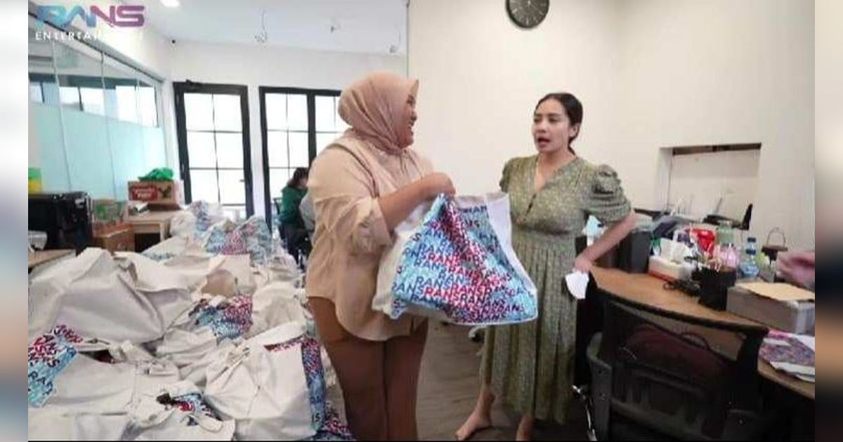 Potret Adu Isi Hampers Lebaran Nia Ramadhani VS Nagita Slavina, Sama-sama Sultan Tapi kok Jomplang
