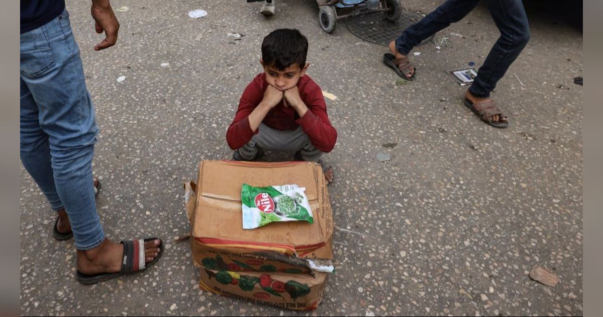 FOTO: Potret Anak-Anak Palestina Menjelang Idulfitri di Jalur Gaza Terpaksa Menjadi Pedagang untuk Bertahan Hidup