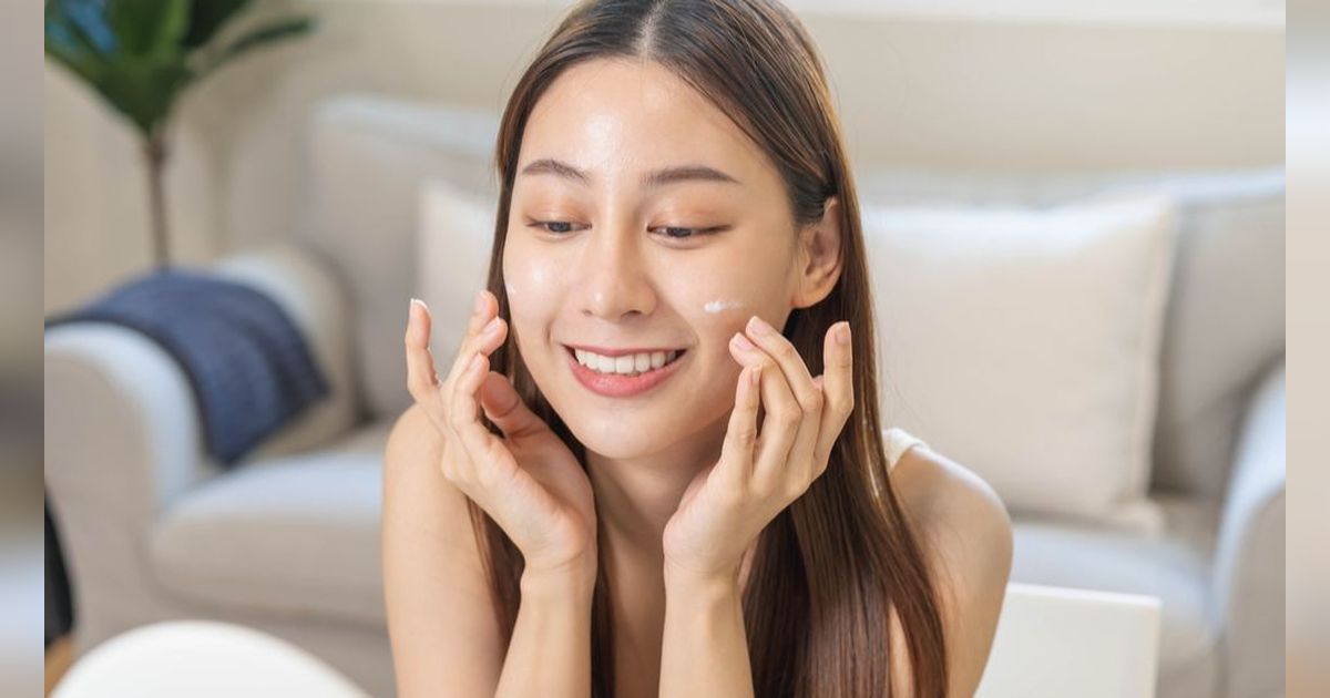 Tips Makeup Anti Longsor Saat Lebaran untuk Pemilik Kulit Berminyak, Ciptakan Wajah Flawless dari Pagi hingga Petang