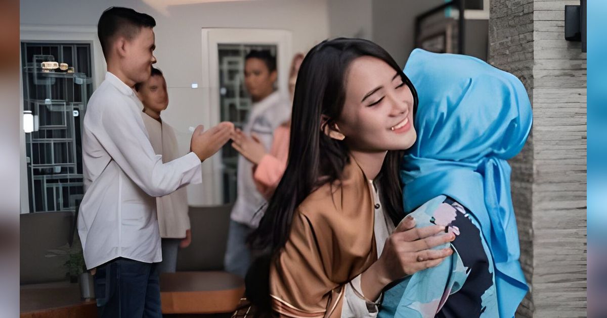 7 Adab Bertamu saat Lebaran, Salah Satunya Tidak Pilih-Pilih Siapa yang akan Dikunjungi