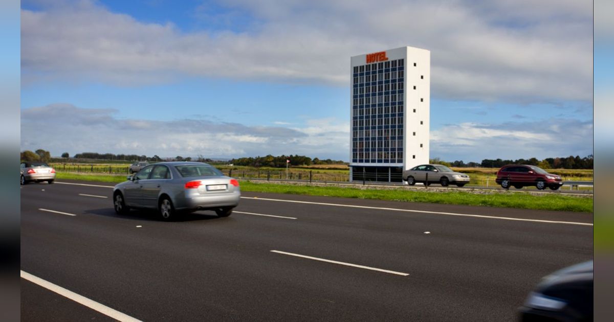 Unik, Ada Bangunan Mirip Hotel di Tepi Jalan Tol Australia yang Ternyata Bukan Hotel