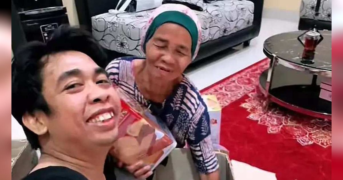 Potret Mimi Peri Borong Oleh-Oleh Lebaran Buat Emak, Dulu Punya Satu Toples aja Gak Kebeli
