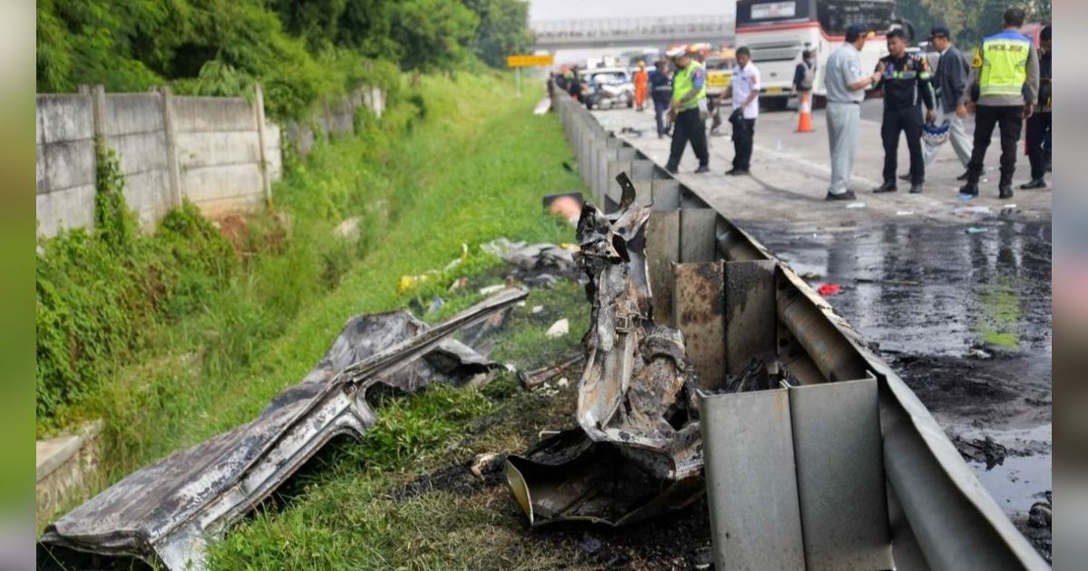 VIDEO: Awal Mula Kecelakaan KM58 Tol Cikampek Jalur Contraflow, 12 Tewas Diduga Gran Max Oleng