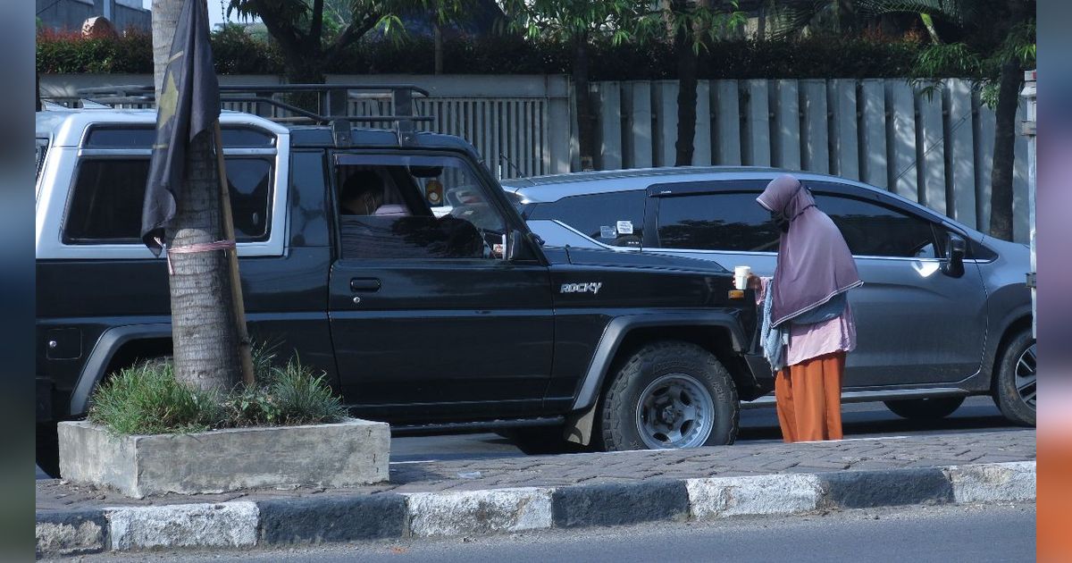 Viral Pengemis Kepergok Bawa Mobil CRV dan Tinggal di Kawasan Elit, Ngeles Cuma Pinjam