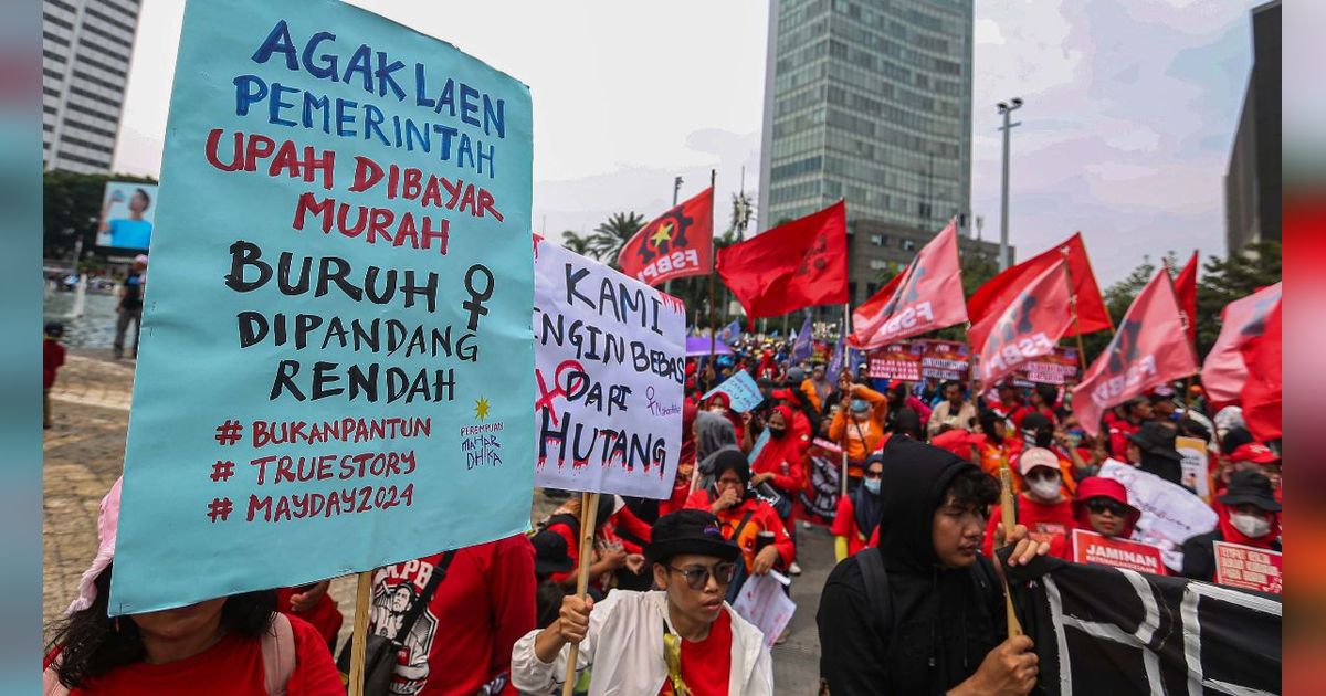 FOTO: Momen Massa May Day di HI Singgung Pemerintah 'Agak Laen': Upah Dibayar Murah, Buruh Dipandang Rendah