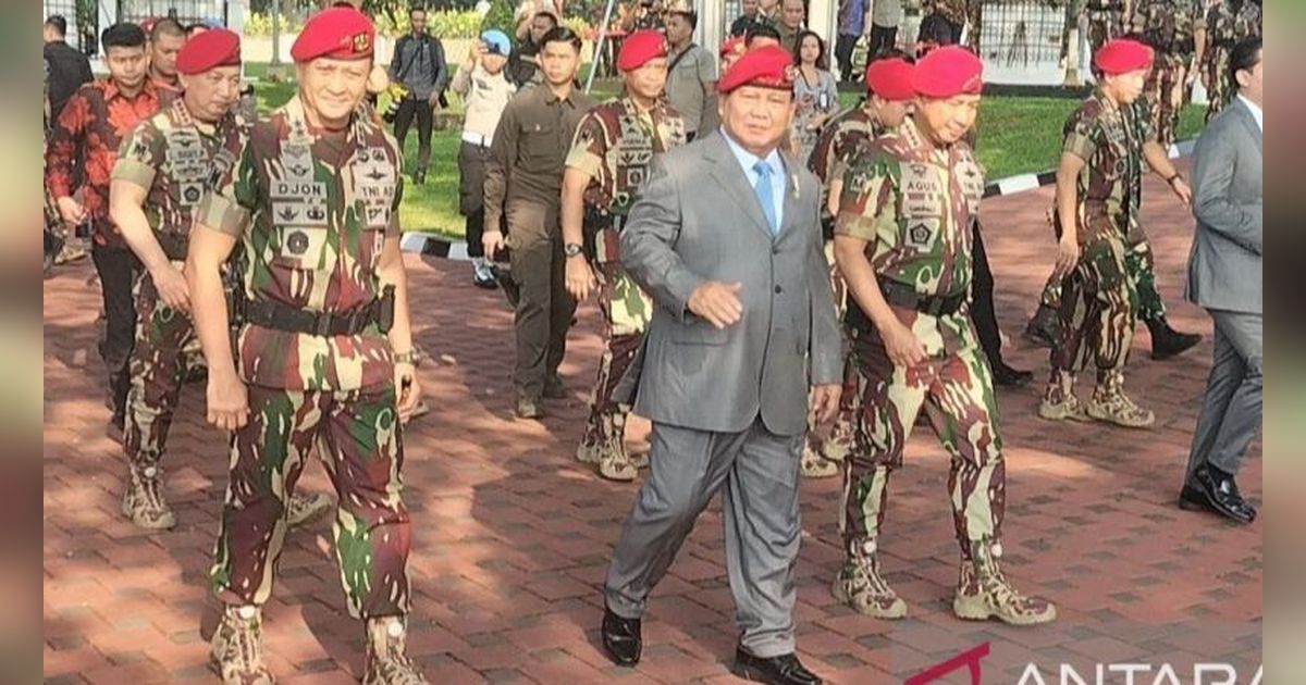 VIDEO: Momen Eks Panglima TNI & Dua Mantan Kasad Berbaret Merah Beri Hormat ke Prabowo