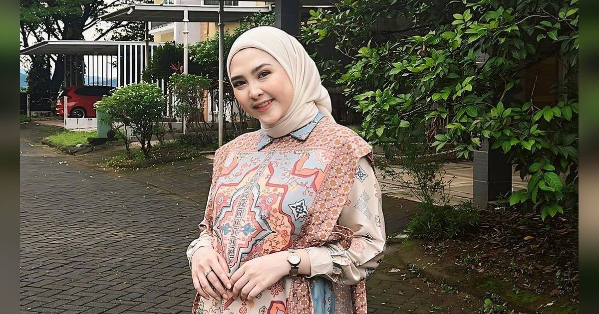 Inspirasi untuk Hijaber Tampil Elegan dengan Full Printing, Intip Yuk