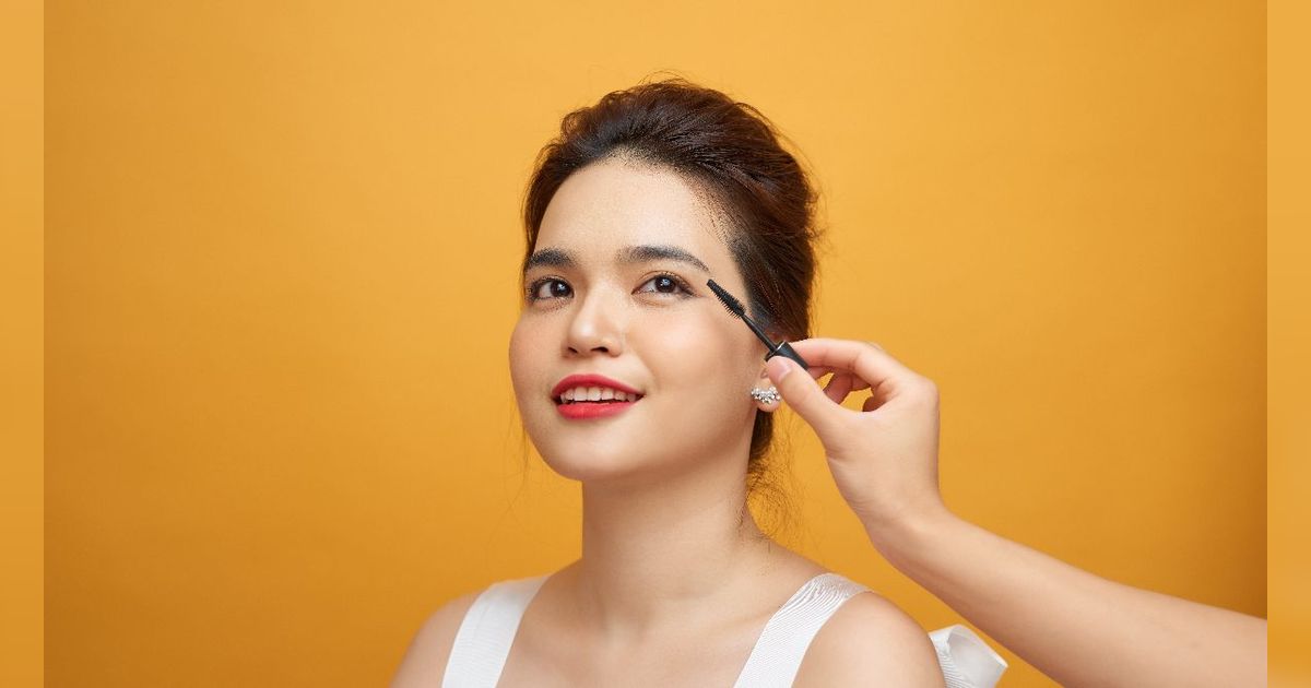 Jangan Panik Saat Maskara Kesayangan Kering, Coba 4 Solusi 'Sat Set'