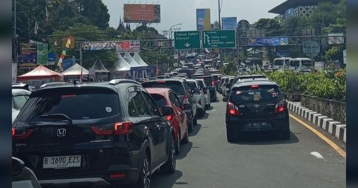 Cegah Macet Saat Libur Panjang, Polisi Mulai Terapkan One Way di Jalur Puncak Bogor