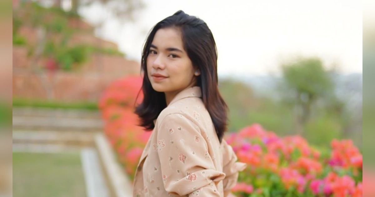 Disebut Pernah Pura-pura Tak Kenal Sang Adik, 10 Potret Chetryn Kakak Betrand Peto, Parasnya Langsung Jadi Sorotan