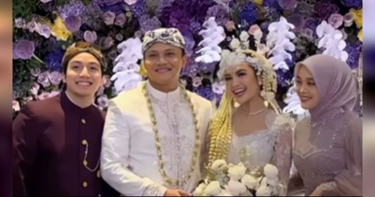 7 Potret Putri Delina di Pernikahan Rizky Febian dan Mahalini yang Manglingin, Didoakan Segera Nyusul Bareng Jeffry Reksa