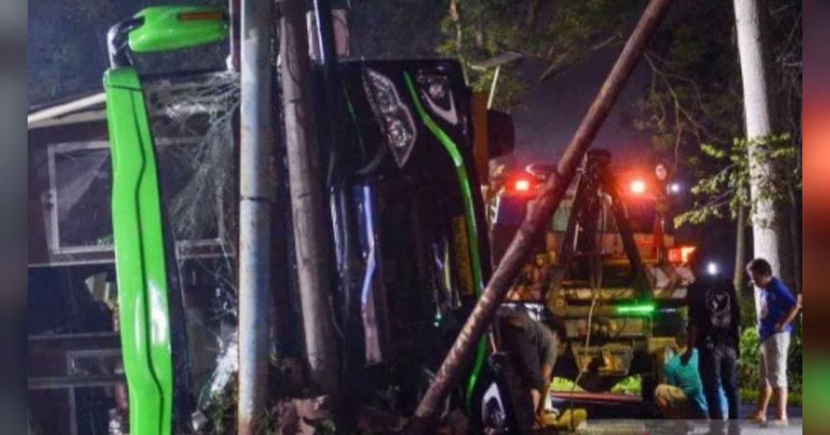 Bus SMK Lingga Kencana yang Kecelakaan di Ciater Bawa 61 Penumpang