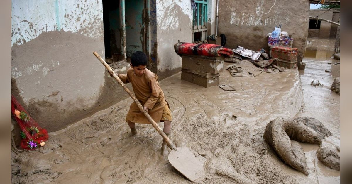 FOTO: Porak Poranda Afghanistan Setelah Banjir Dahsyat Bercampur Lumpur, Lebih dari 300 Orang Tewas