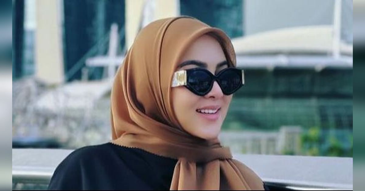 Dikonfirmasi Orang Terdekat, Syahrini Hamil Anak Pertama