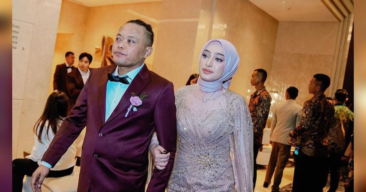 7 Potret Kedekatan Santyka Fauziah dengan Anak dan Keluarga Sule yang Jarang Tersorot