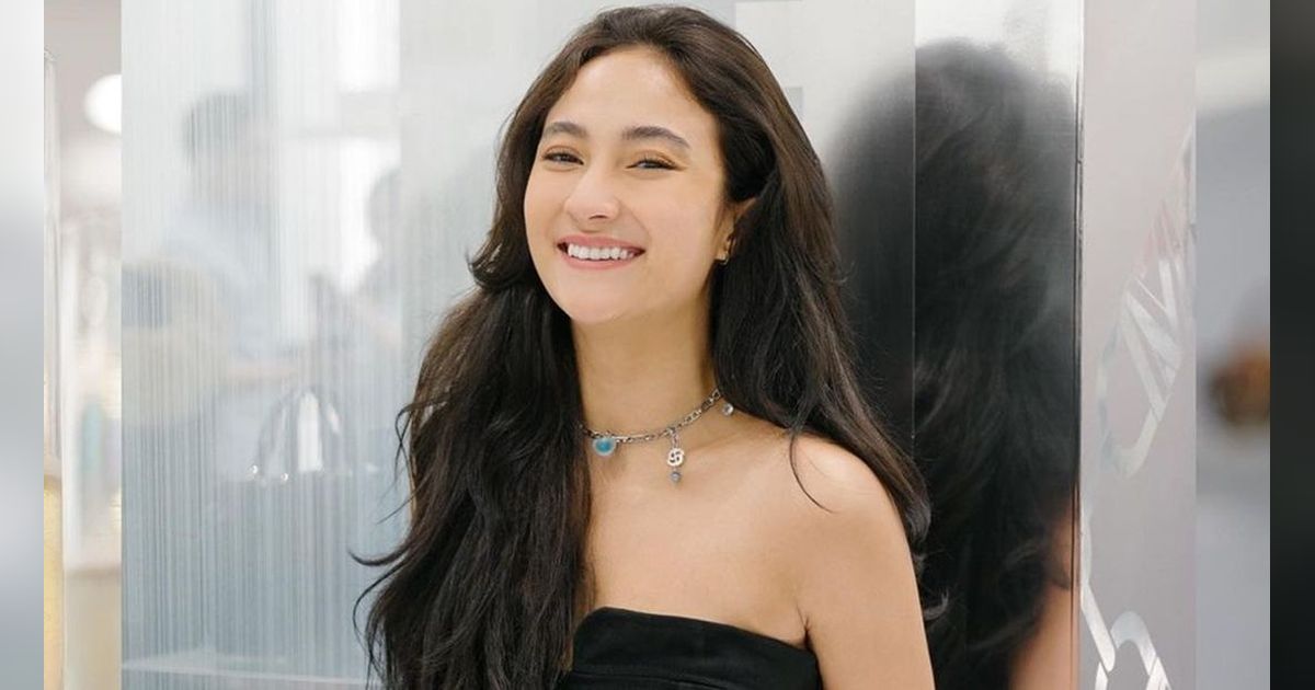 8 Potret Cantiknya Naomi Zaskia, Mantan Sule Diduga Keciduk Bermesraan dengan Politisi