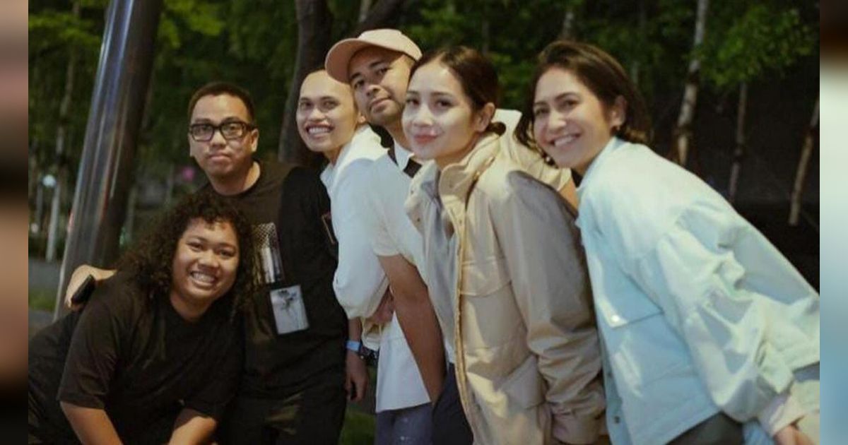 Pasang Ekspresi Muntah saat Tangan Digenggam Marshel Widianto, Nagita Slavina Tuai Nyinyiran