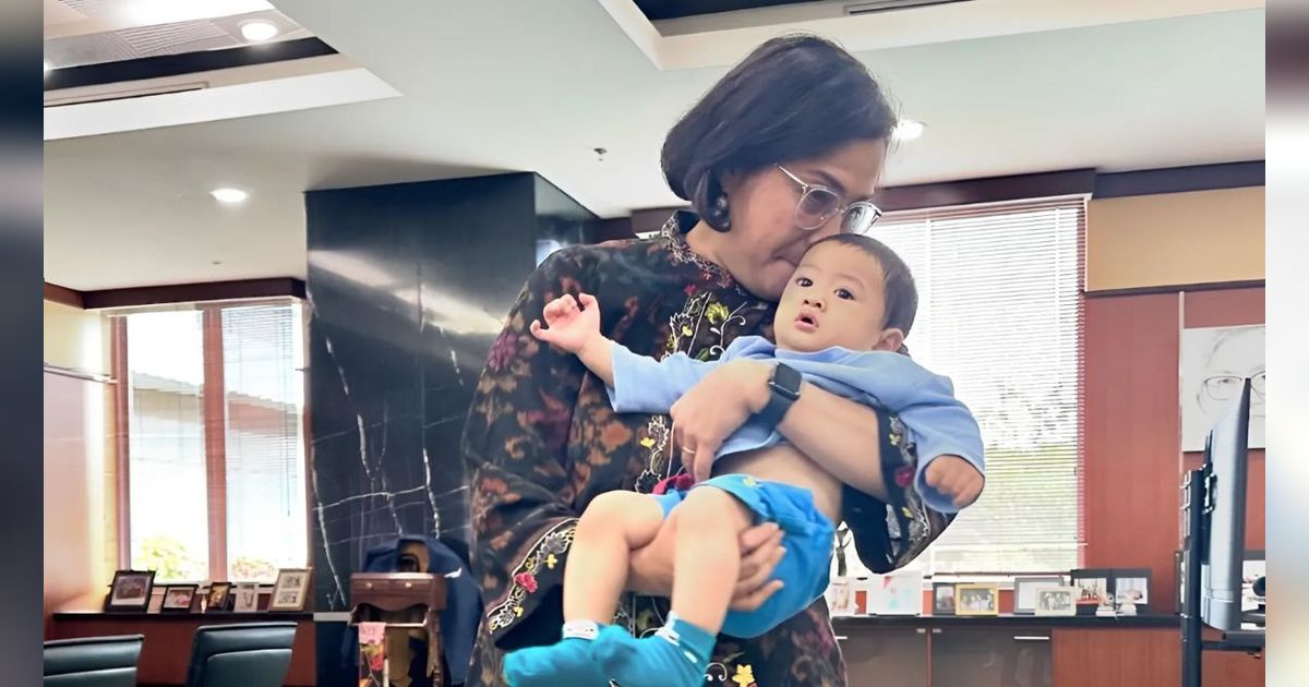 Deretan Potret Hangat Para Pejabat dengan Para Cucu