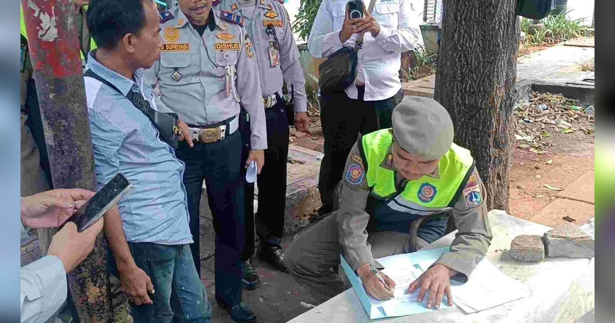 Diamankan, 8 Juru Parkir Liar di Jakbar Ngaku Sudah Lama Kerja dan Diizinkan Pemilik Ruko