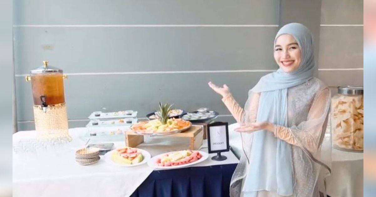 10 Potret Ayu Ting Ting di Tasyakuran Tujuh Bulanan Adik, Calon Mertua Ikut Hadir