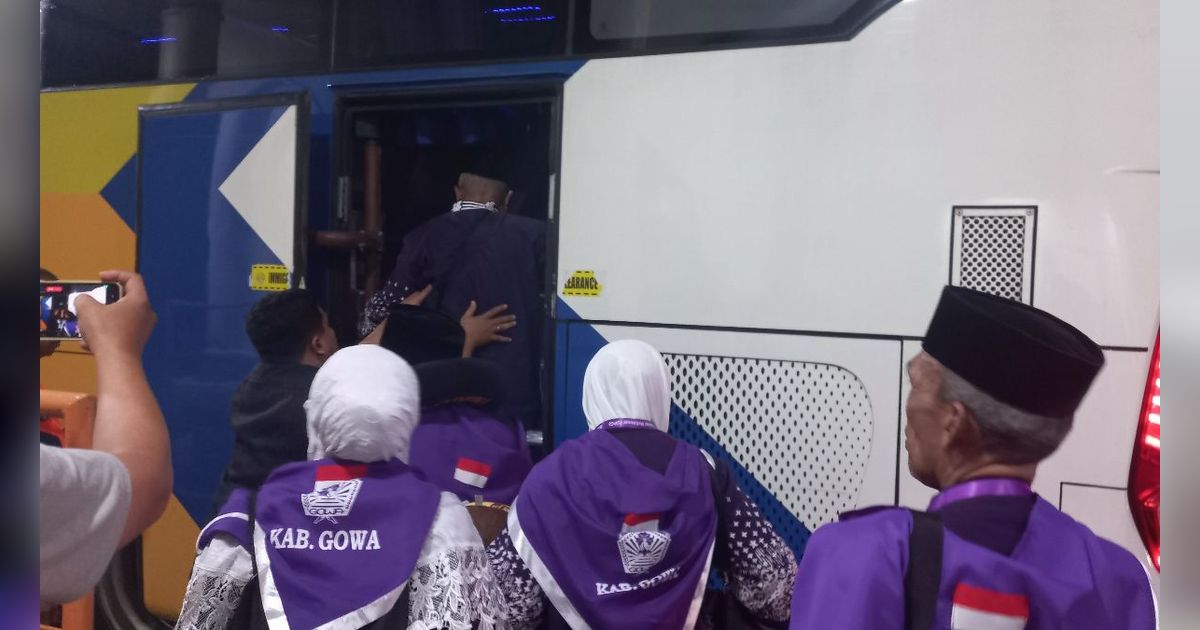 Pesawat Sempat Bermasalah dan RTB, Jemaah Haji Kloter 5 Makassar Kembali Diterbangkan ke Tanah Suci