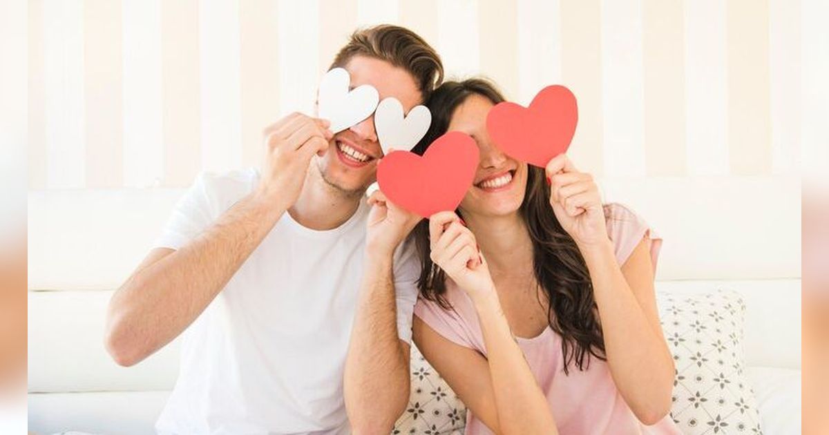 5 Perilaku yang Membuat Pria Menyukaimu, Membuat Mereka Tersentuh Hatinya
