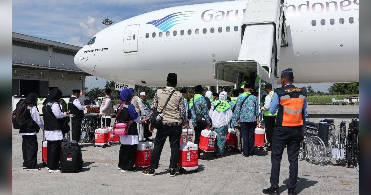 VIDEO: Kronologi Lengkap Mesin Pesawat Garuda Bawa 450 Jemaah Haji Terbakar di Makassar