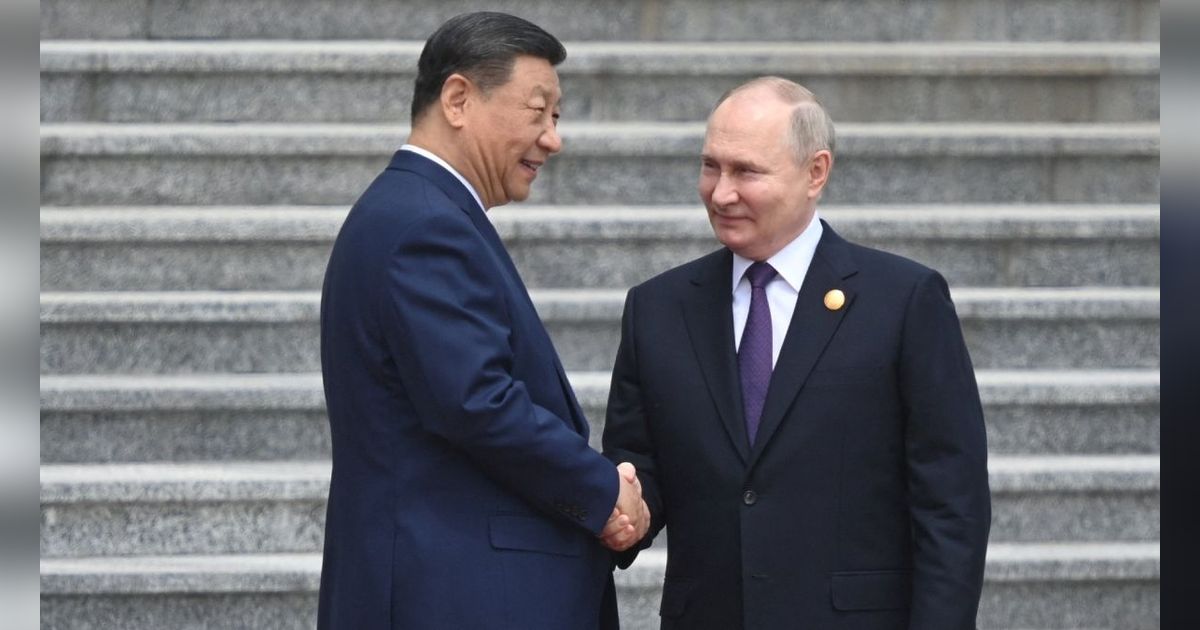 FOTO: Makin Mesra, Putin-Xi Jinping Janjikan 'Era Baru' dan Kompak Kutuk Amerika Serikat