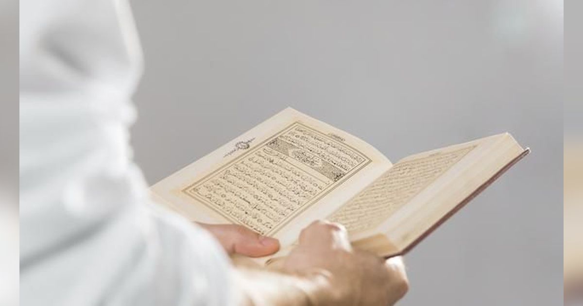 Pegawai Kemenhub Dicopot Usai Bersumpah Sambil Injak Alquran untuk Yakinkan Istri Bahwa Dirinya Tidak Selingkuh