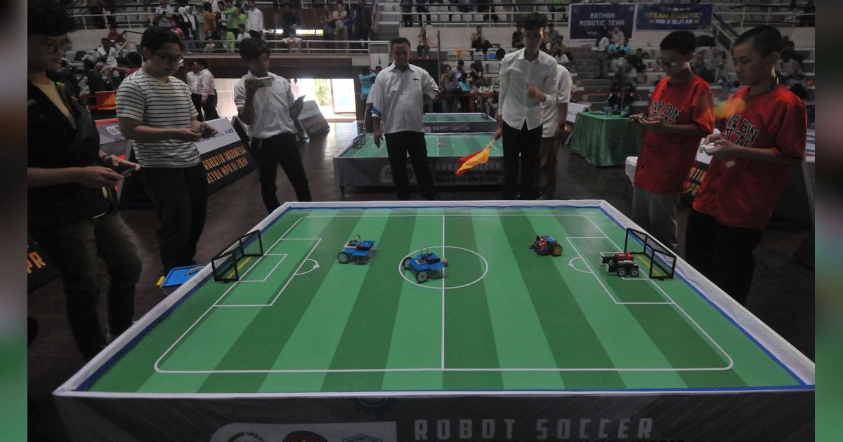 FOTO: Adu Kreativitas dalam Turnamen Robotik Indonesia 2024