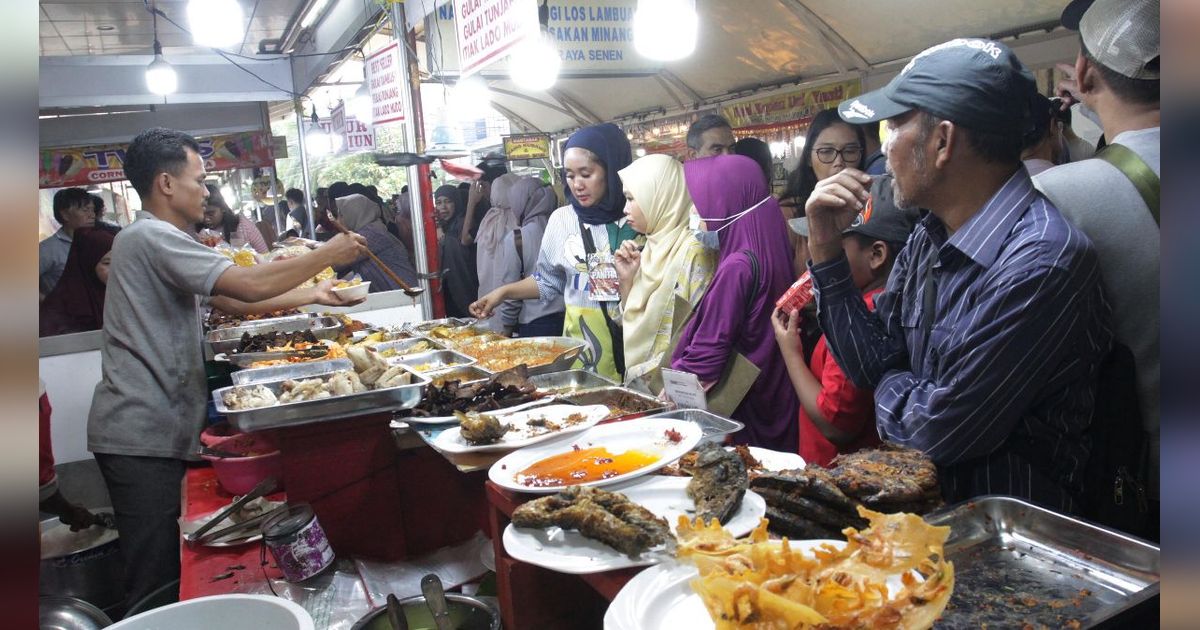 FOTO: Mengintip Kelezatan Berbagai Kuliner di Festival Sumarak Minangkabau 2024