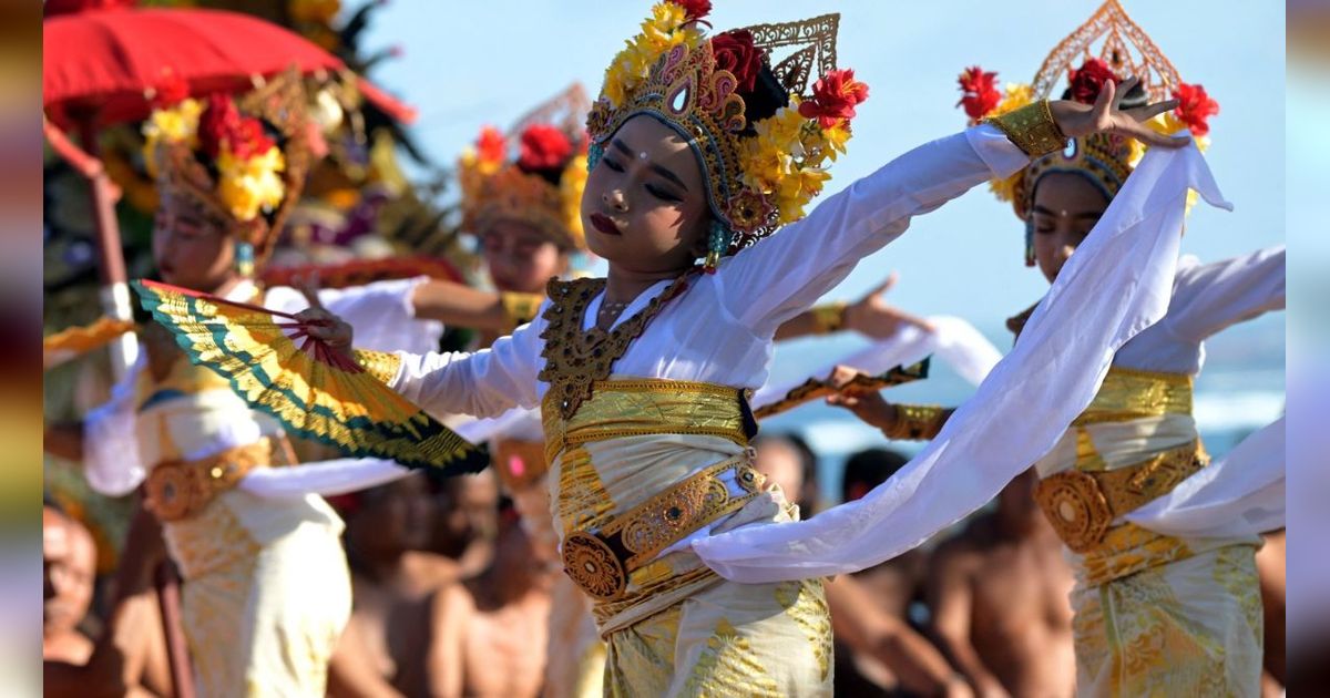 FOTO: Ritual Pemurnian Air Sambut Hari Pertama Perhelatan World Water Forum ke-10 di Bali