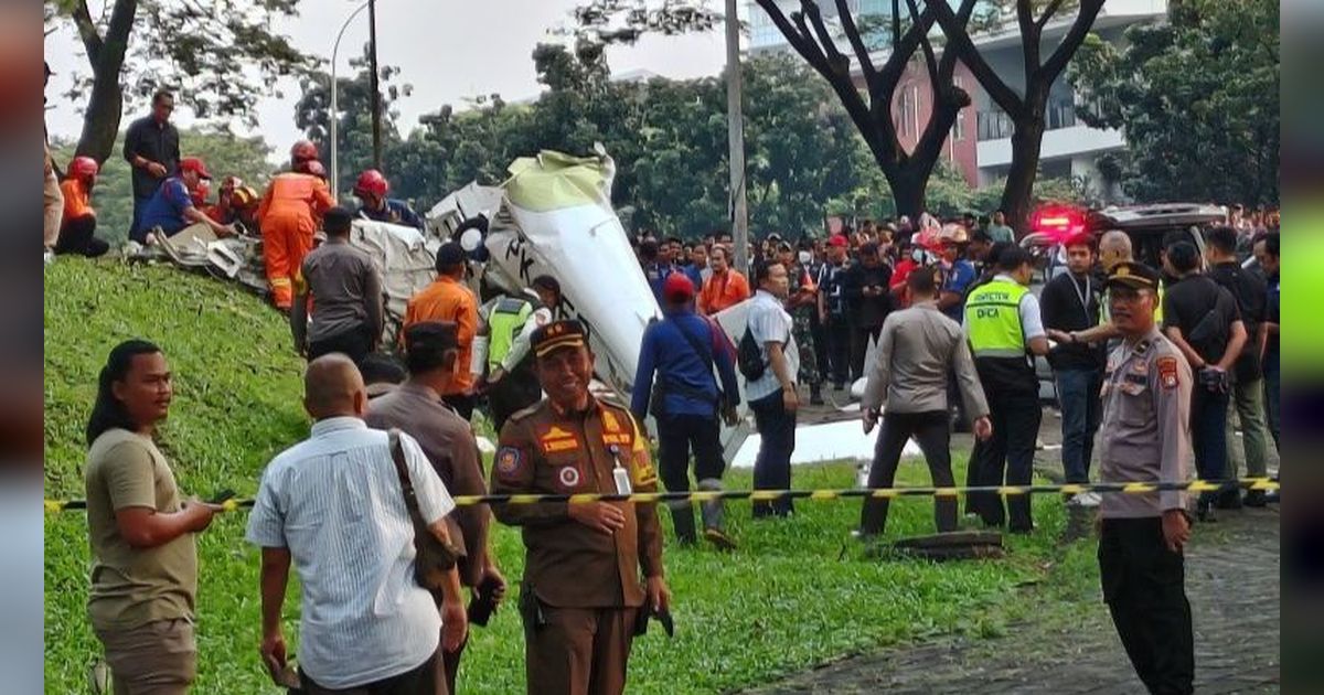 Dua Korban Meninggal Masih Terjebak, Badan Pesawat Jatuh di BSD Tangsel Dipotong untuk Evakuasi