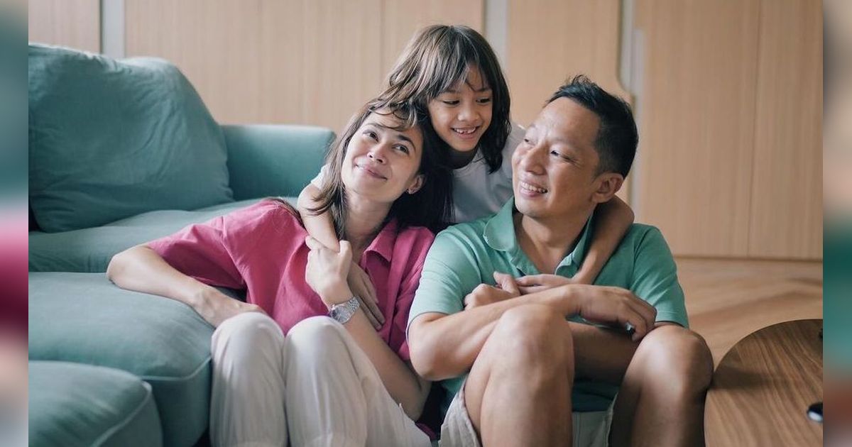 Agus Ringgo Unggah Wajah 'Horor' Sang Istri Saat Dampingi Anak kerjakan PR