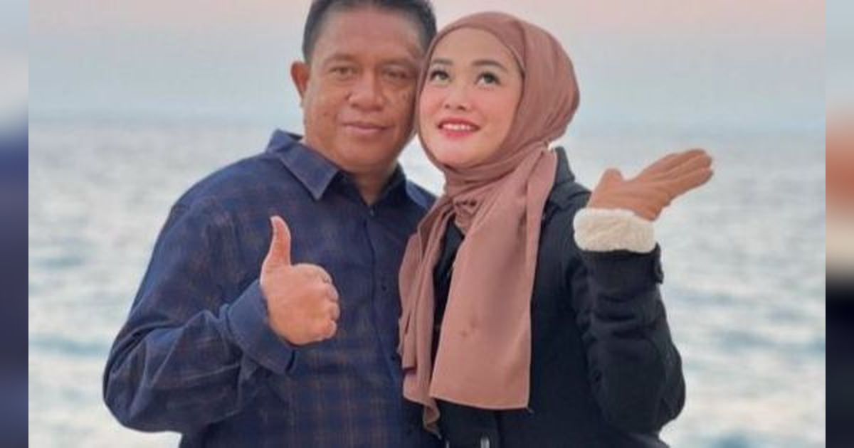 Istri Kedua Haji Alwi, 8 Foto Rhenny Yuliana Mertua Putri Isnari yang Disebut Paling Cantik