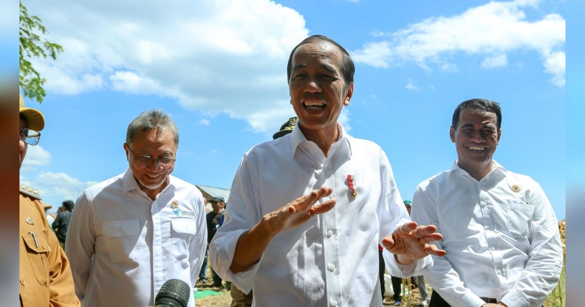 Panen Jagung di Sumbawa Bersama Mentan, Presiden Sebut Hilirisasi Jadi Langkah Strategis Stabilkan Harga