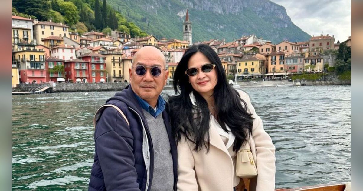 Jarang Terekspos, Ini Potret Donna Harun Rayakan Ulang Tahun Suami di Italia