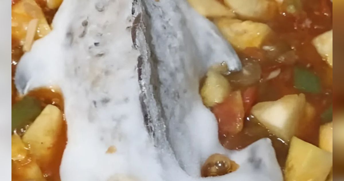 Ibu Bikin Ikan Asam Manis dari Bahan yang Tak Disangka, Anak Sampai Kebingungan