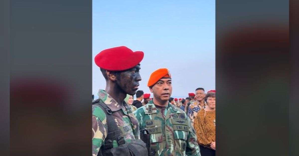 Mayjen Djon Afriandi Salami Prajurit Kopassus Usai Pembaretan, Ternyata Anak Perwira TNI AU