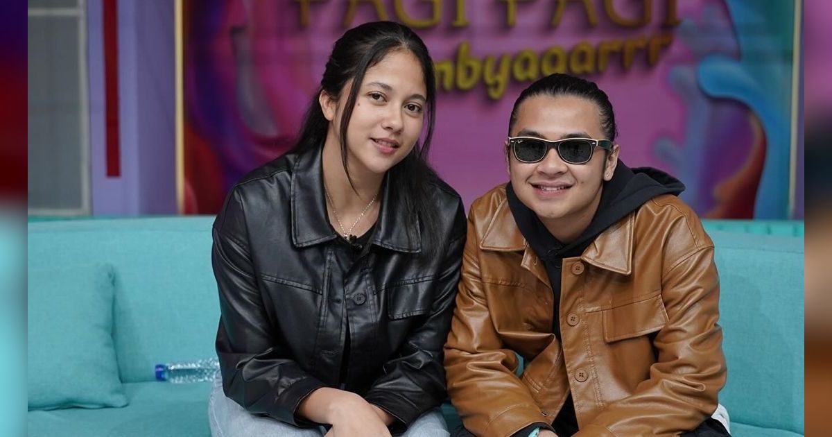 Resmi Dilamar, 8 Potret Mesra Bastian Steel dan Sitha Marino, Siap Nikah Muda?